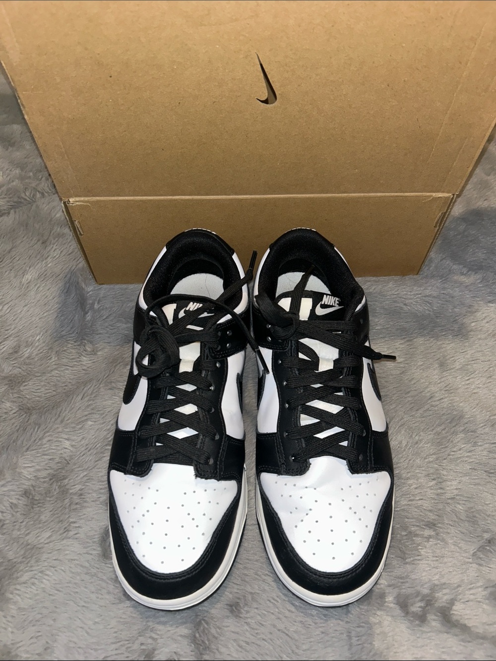 Nike Men’s Black and White Low-Top Sneakers — Classic Contrast